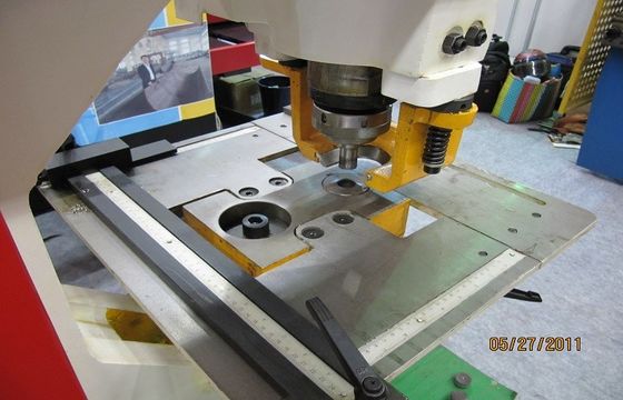 Гидровлическая машина Ironworker пунша & ножниц, вырезывание машины 25mm светлого Поляка Макс